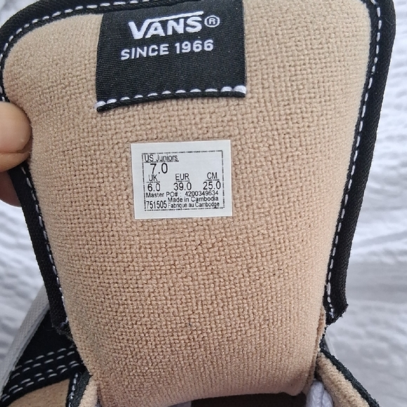 Vans Kids Low-Top Sneakers in Black, Tan & White - Picture 2 of 5